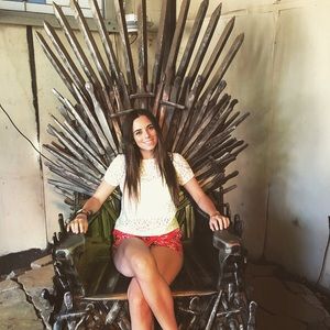 Meet your Posher, Isabella